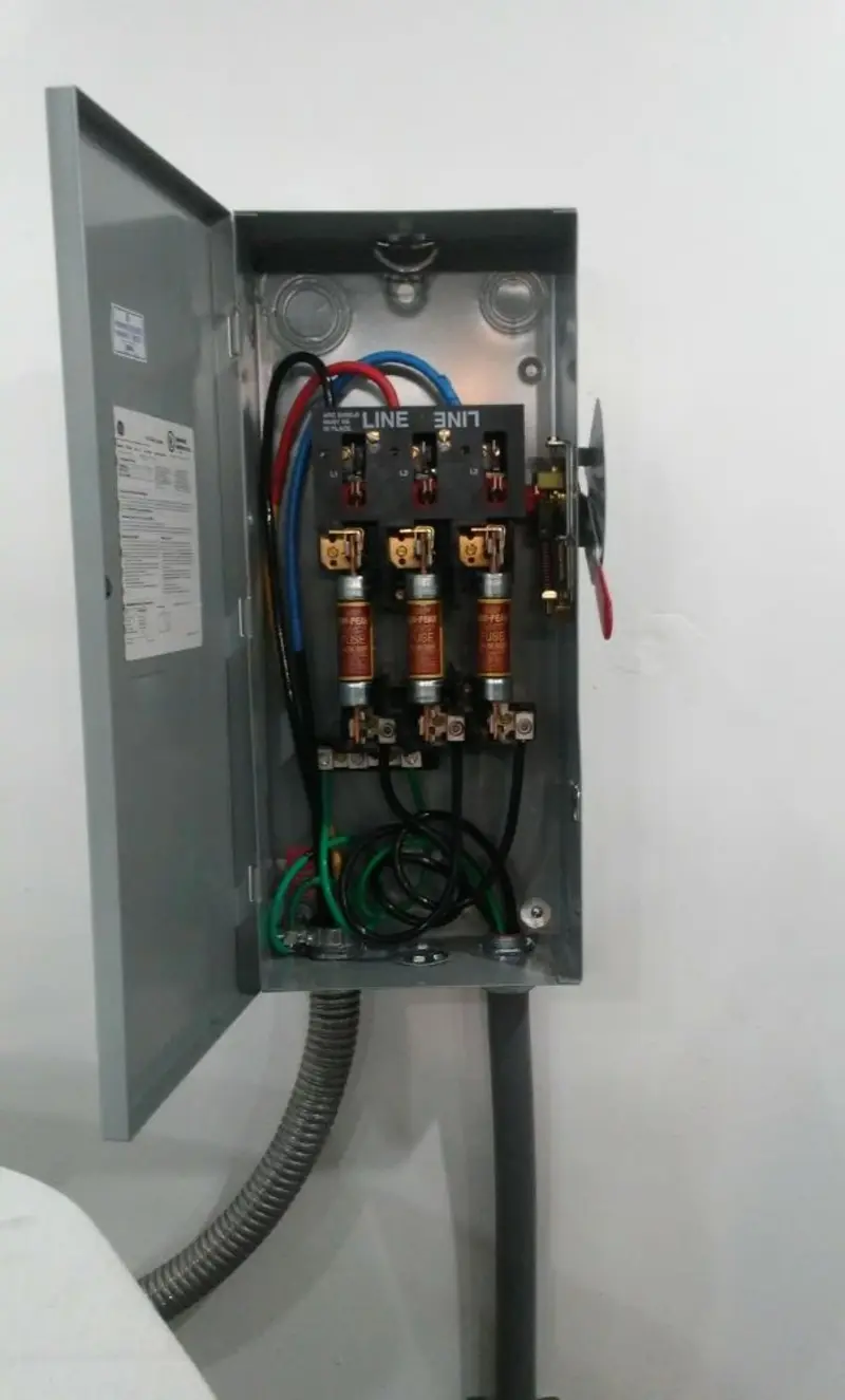 Three-phase disconnect switch installed for Electrical Wiring & Rewiring in Hugo